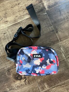 ZYIA Blue, Red & Cream Camo Belt Bag